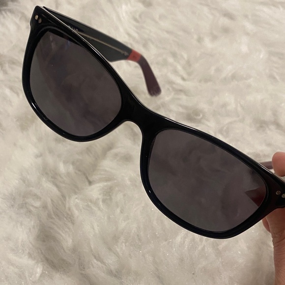 Toms Black Sunglasses - Picture 7 of 9